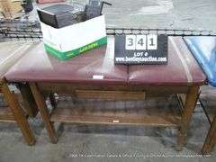 MEDICAL EXAM/MASSAGE TABLE W/ DRAWER