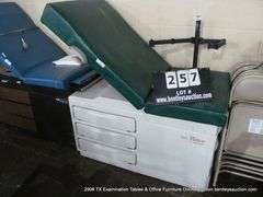 RITTER 204 MEDICAL EXAM TABLE W/ 3 PASSTHROUGH DRAWERS & 2 DRAWERS