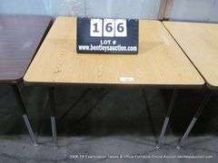 ADJUSTABLE HEIGHT LIGHT WOOD LAMINANT SCHHOL TABLE, 3' X 3' X 27"