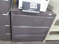 HERMAN MILLER 41-1/2" X 19-1/2" X 41-1/2" GRAY 3-DRAWER STEEL LOCKING FILE - BOTTOM DRAWER UNLOCKED,