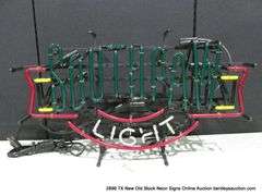 SOUTHPAW SMALL, 26" X 15"