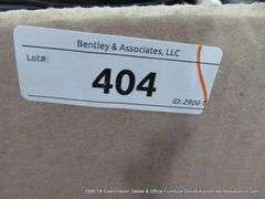 LOT: BOX OF 7 VARIOUS SIZED 3 RING BINDERS, DELL BLACK LAPTOP CARRY BAG