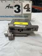 MANUAL LINEAR TRANSLATION STAGE