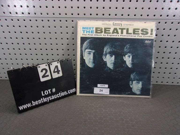 BEATLES LP TITLED "MEET THE BEATLES" - CAPITOL ST-2047 STEREO GATE FOLD COVER