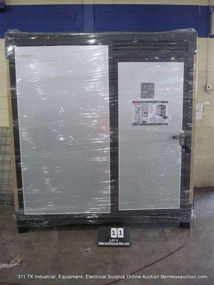 KJ PORTABLE RESTROOM - HEAVY DUTY, 7'4" X 5' X 8', MODEL: K1522