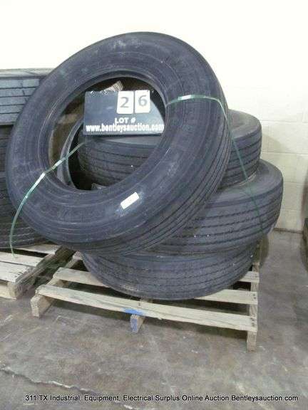PALLET OF (4): MICHELIN TRUCK TIRES ~ 275/80 R22.5