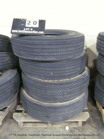 PALLET OF (4): MICHELIN TRUCK TIRES ~ 275/80 R22.5