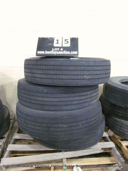 PALLET OF (4): MICHELIN TRUCK TIRES ~ 275/80, R22.5, XZA3