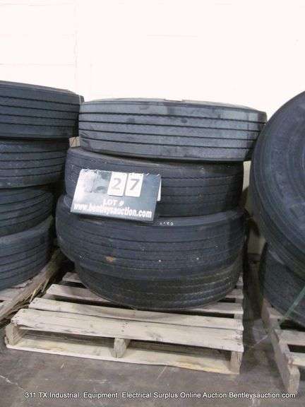PALLET OF (4): MICHELIN TRUCK TIRES ~ 275/80 R22.5