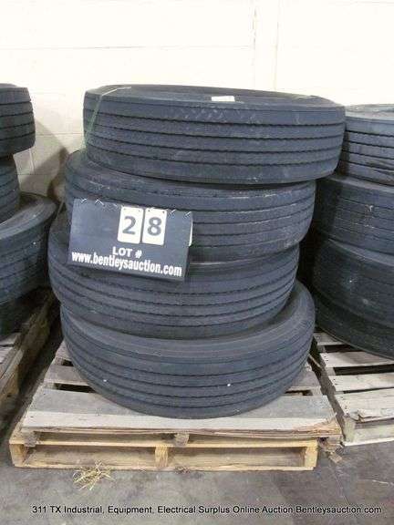 PALLET OF (4): MICHELIN TRUCK TIRES ~ 275/80 R22.5