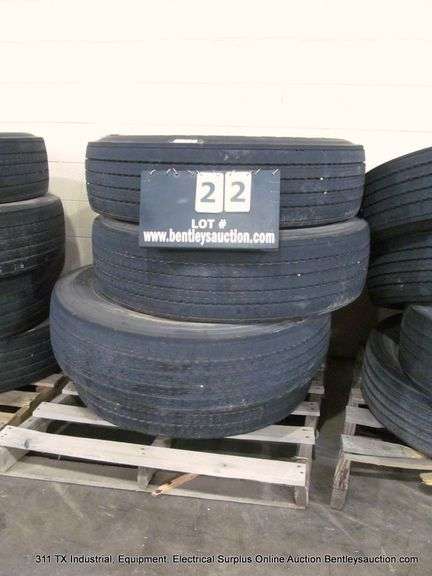 PALLET OF (4): MICHELIN TRUCK TIRES ~ 275/80 R22.5