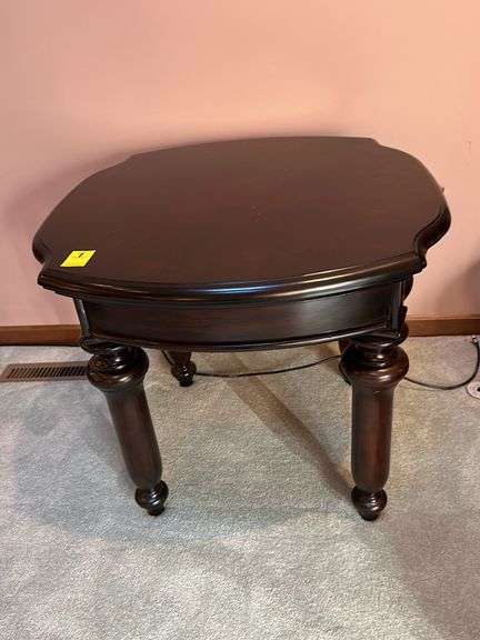 2 espresso colored end tables, matching lots 4 & 6.  28x28x25 4-legged table and 27x27x25 pedestal table. By the piece x 2