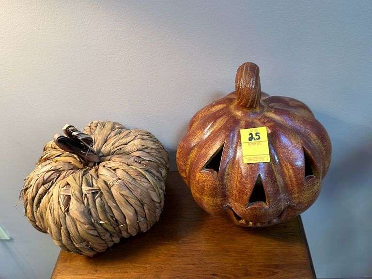Corn husk and ceramic pumpkins