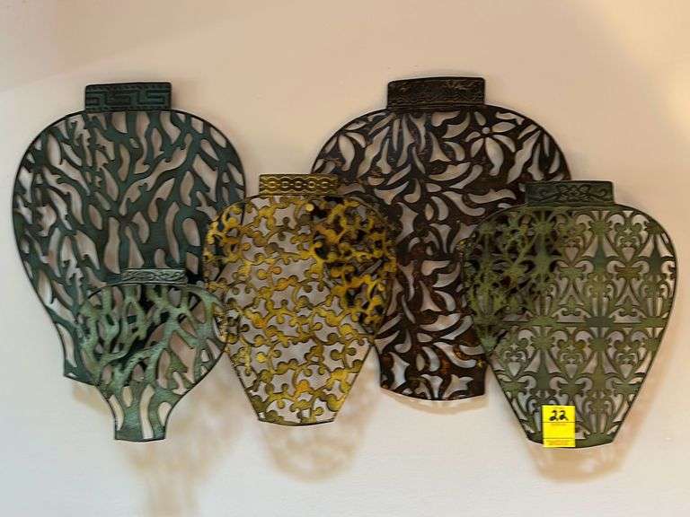 34x19 3-d metal wall art, vase themed