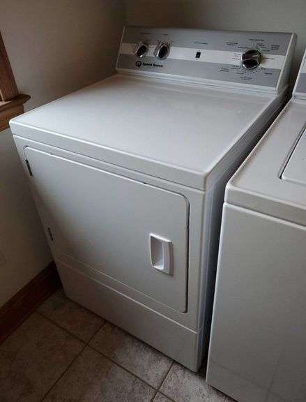 Speed Queen commercial heavy duty electric clothes dryer model number ? 176 TW01 it features a stainless steel drum. Clean. Works.  PICKUP AT 13401 Old Hickory Ct., North Lima, OH.  By appointment only during the specified pickup date/times posted on our website.