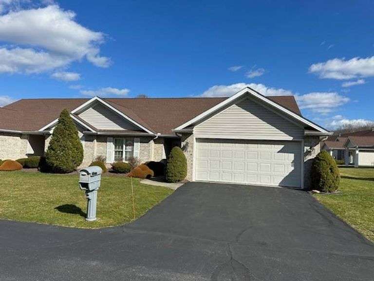 2BR 2BA Boardman Condo, 7862 Walnut St. UNIT B, Boardman, OH 44512