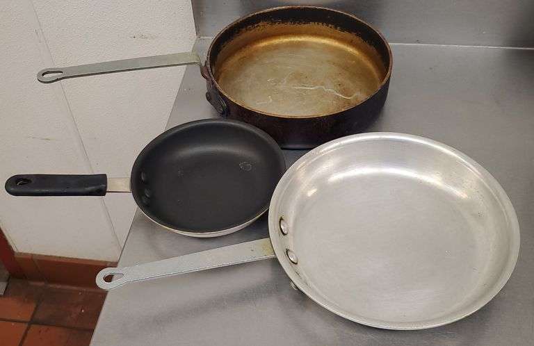 10 in and 7-in fry/skillet pans
