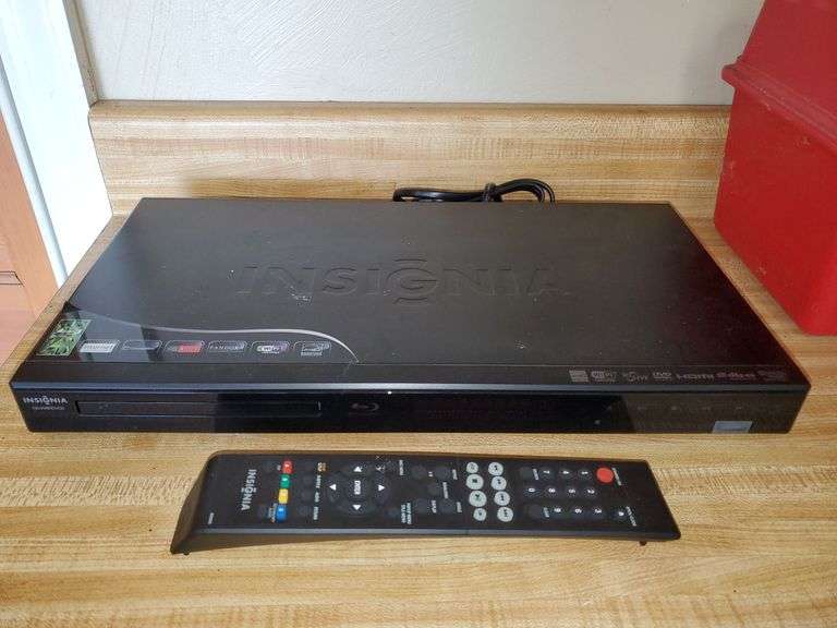 Insignia Blu-ray DVD player model #NS-WB RDVD2 with remote