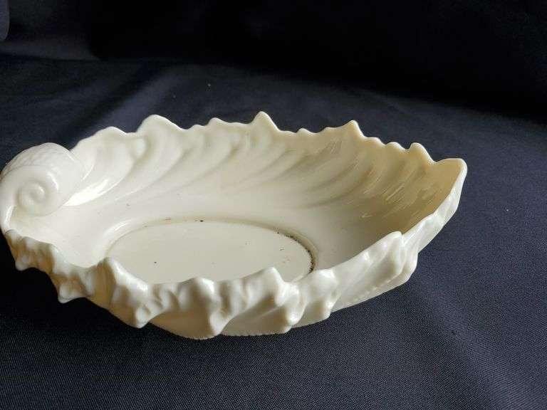 Lenox leaf design 9" W bowl/nut dish