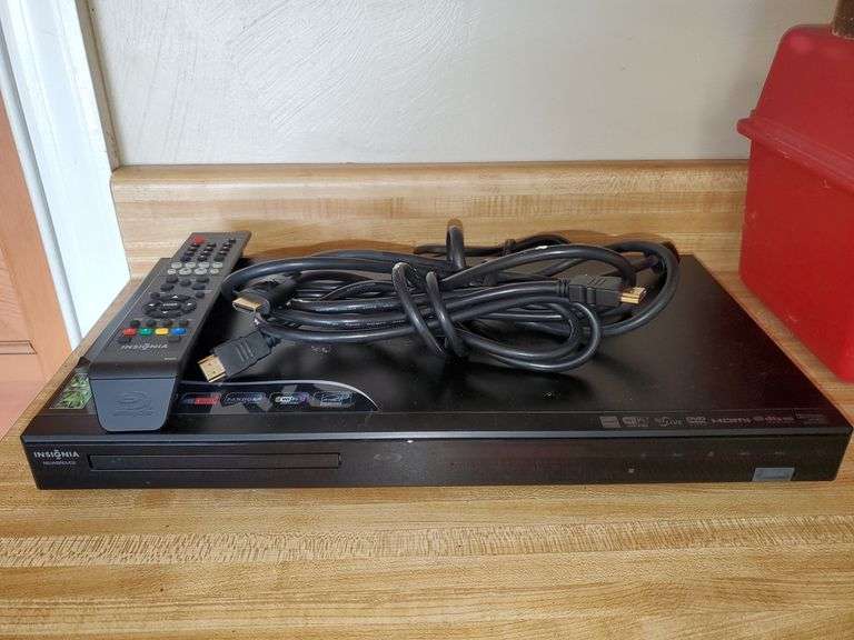 Insignia Blu-ray DVD player model #NS-WB RDVD2 with remote