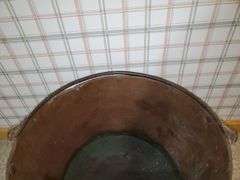 Large antique copper pot / cauldron with wrought iron handle measures 23-in round X 16 in tall