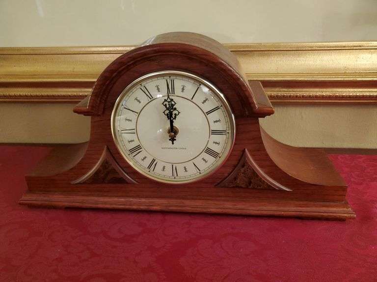 Battery operated Westminster chime mantle clock, 20x10
