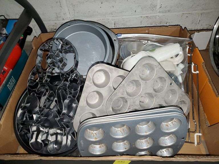 Baking tins, cookie cutters, Spritz cookie maker, cooling racks. - Bid ...