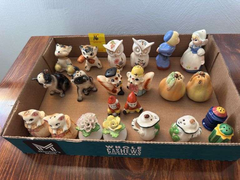 Novelty salt and pepper shakers