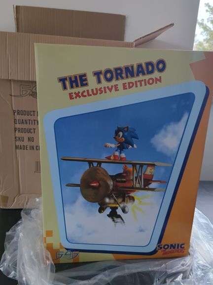 Sonic the hedgehog the tornado exclusive edition brand new includes shipping box. By f4f product number 265. Opened for the first time just to inspect. See photos!