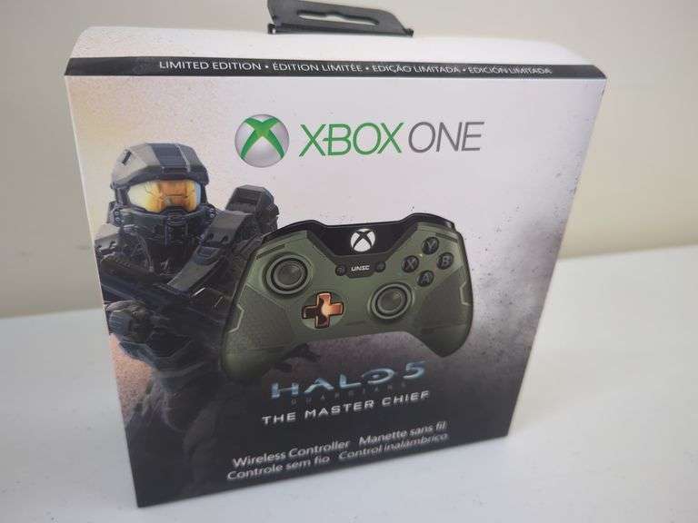 Xbox One One Halo 5. The Master Chief limited edition wireless controller. Sealed. New inbox