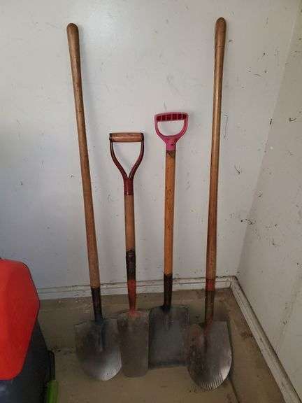 Spade shovels, flat shovel. Garage
