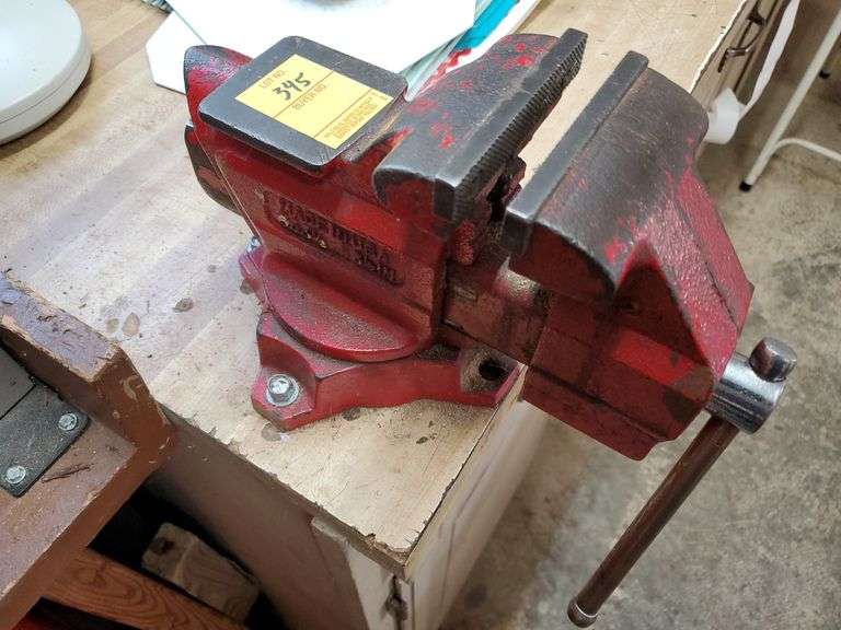 Wilton 3 1/2-in swiveling bench vise. Bring tools to remove.