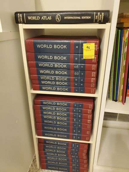 World Book Encyclopedia 1975 Collection Full Set Volumes 1-22 and World Atlas