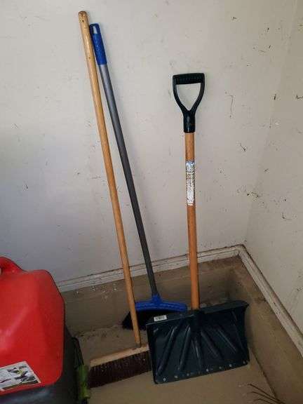 Broom, shop room, snow shovel. Garage