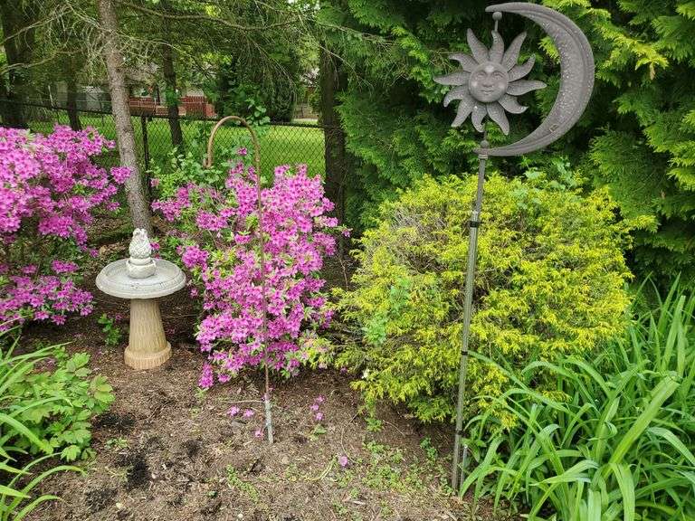 Concrete Bird Bath/ Fountain, Shepherds Hook, and Metal Sun/Moon Yard Art