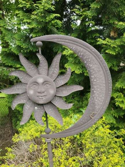Concrete Bird Bath/ Fountain, Shepherds Hook, and Metal Sun/Moon Yard Art