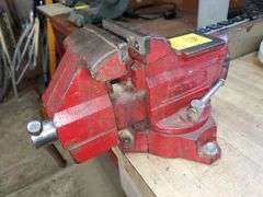 Wilton 3 1/2-in swiveling bench vise. Bring tools to remove.