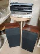 MCS AM FM stereo component with speakers model number 3236, powers on, Toshiba VHS / DVD player model number SD-K220U, powers on, HP keyboard. Basement