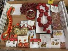 Tray lot fashion jewelry, many new with tags. See all photos