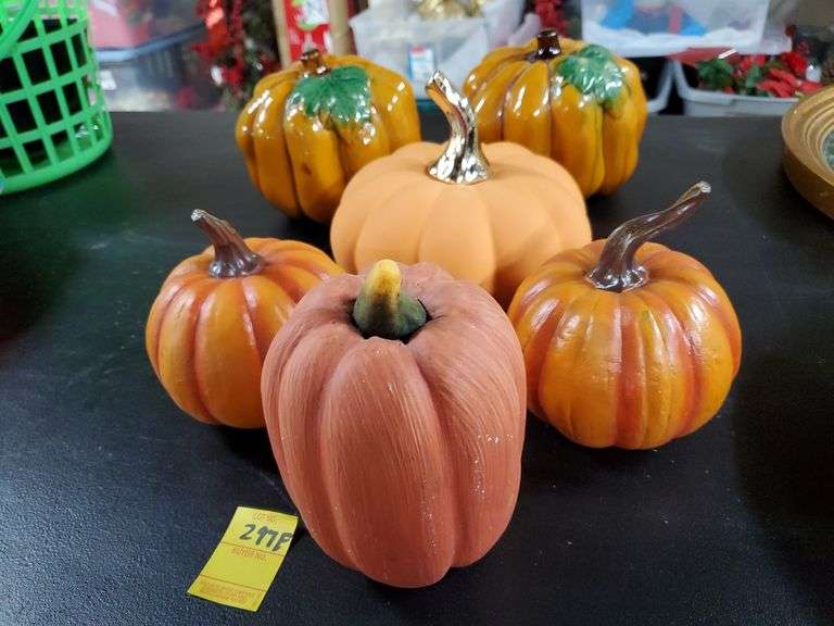 Ceramic pumpkins, terracotta pumpkin, composite pumpkins. Basement