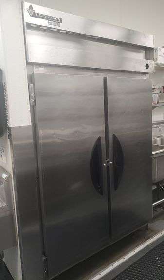 Victory refrigerator model VR2... In service and cold... 52-in WX 83h x 34D