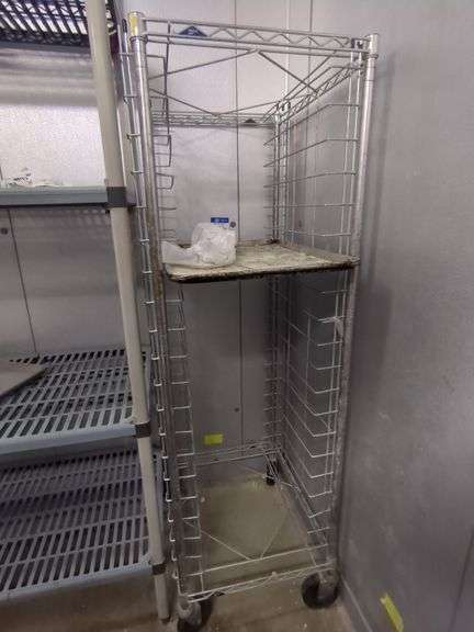 Metro pan rack on casters. Located in Freezer - Bid-Assets Online Auctions