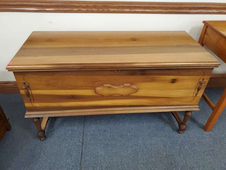 Lane Cedar Chest measuring 48"W x 20"D x 28"H