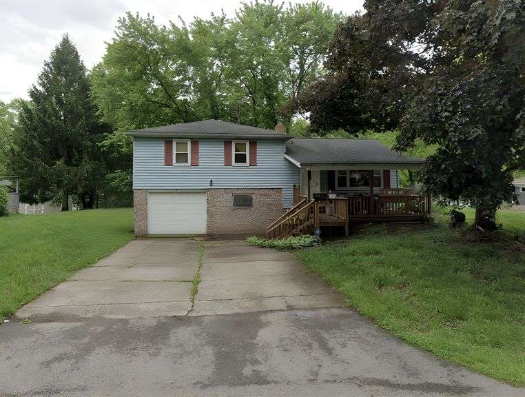 4 BR Split Level Salem, OH home!  SUPER LOW OPENING BID ONLY $50,000!  4 Bedroom * 2 Bath * 1150 Sq Ft * .34 Acres  $1690 Annual Taxes  Property has deferred maintenance inside & out.   Great investment opportunity!  Occupied. Do not disturb. Come inspect at the public preview.