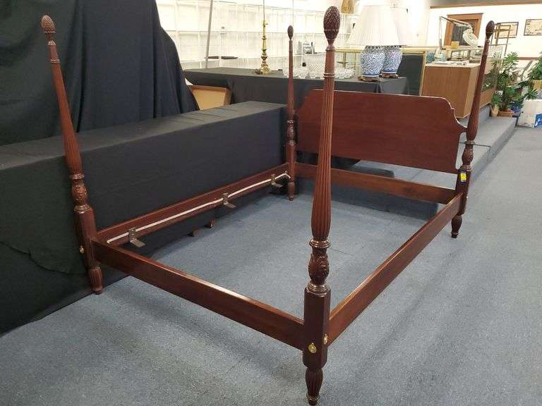 Mahogany Queen Size Bed Frame with Column and Finneal Style Posts 64"H