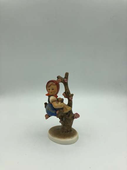 Apple Tree Girl - Hum 141 3/0
