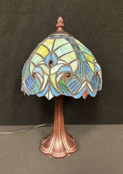Tiffany-Style Table Lamp