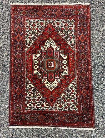 Gholtogh-Style Persian Rug