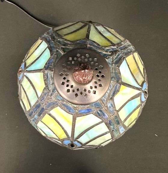 Tiffany-Style Table Lamp
