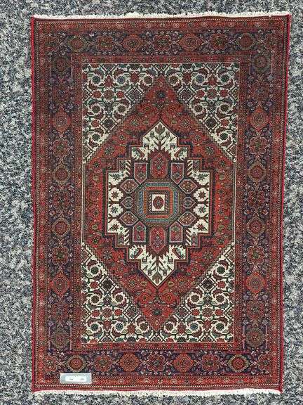 Gholtogh-Style Persian Rug
